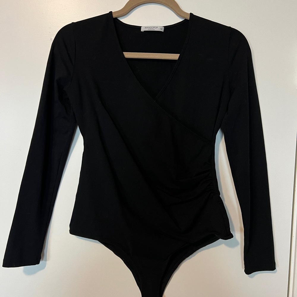 LONG SLEEVE BLACK V-NECK BODYSUIT
